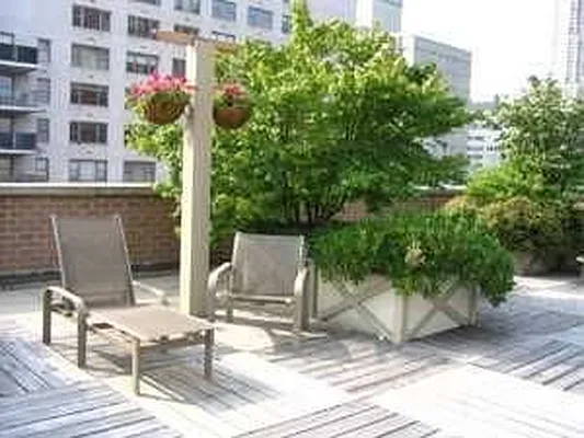 Sold by Douglas Elliman | media 20