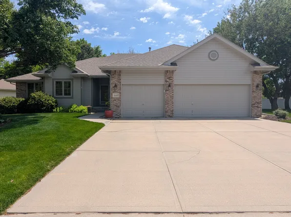 16605 Timberlane Dr, Omaha, NE 68136