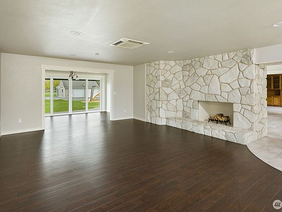 4th image of 15029 106th Street E