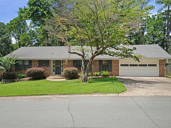 2nd image of 816 Hall Dr
