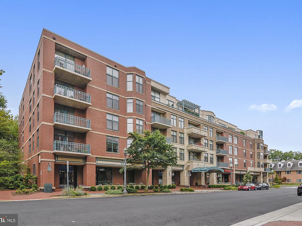 1st image of 502 W Broad St APT 221
