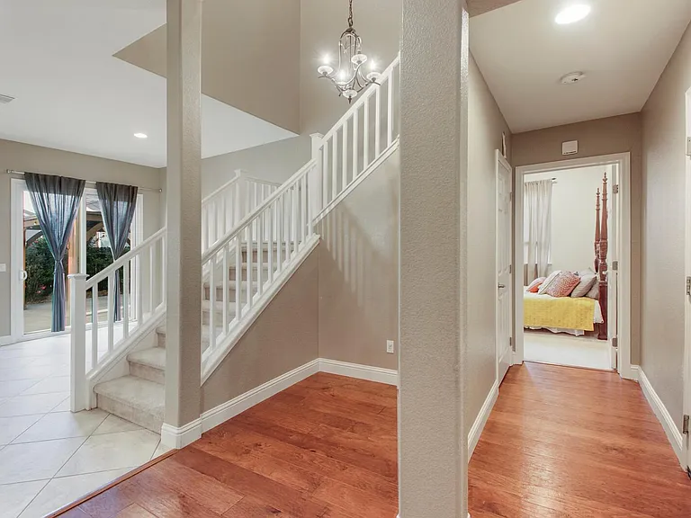 4352 Middlefield Dr — Photo 12
