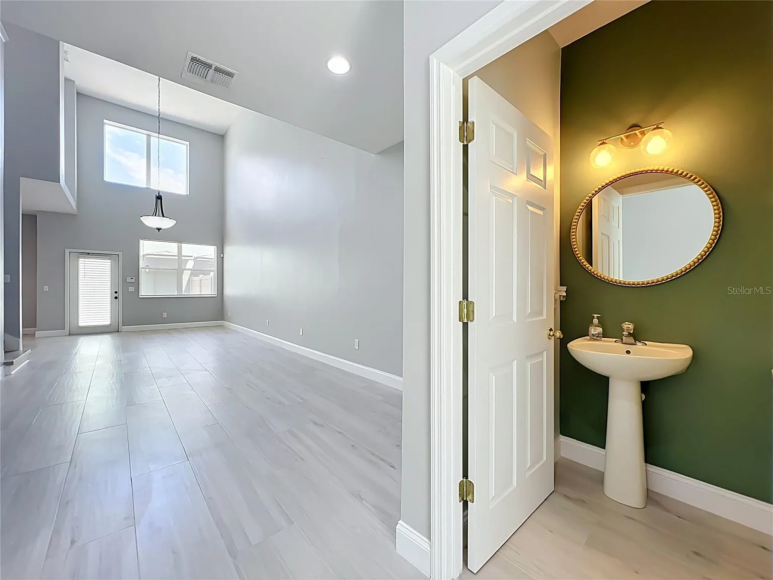 3 bed, 1839 sqft, $2,600 — Photo 4