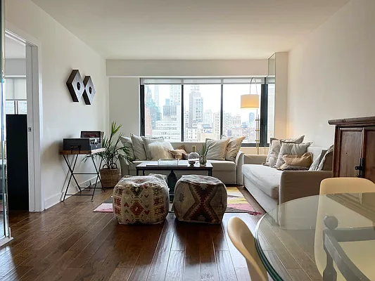 Rented by Douglas Elliman | media 22