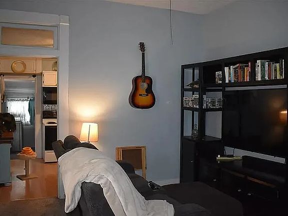 3rd image of 407 Walnut St #A