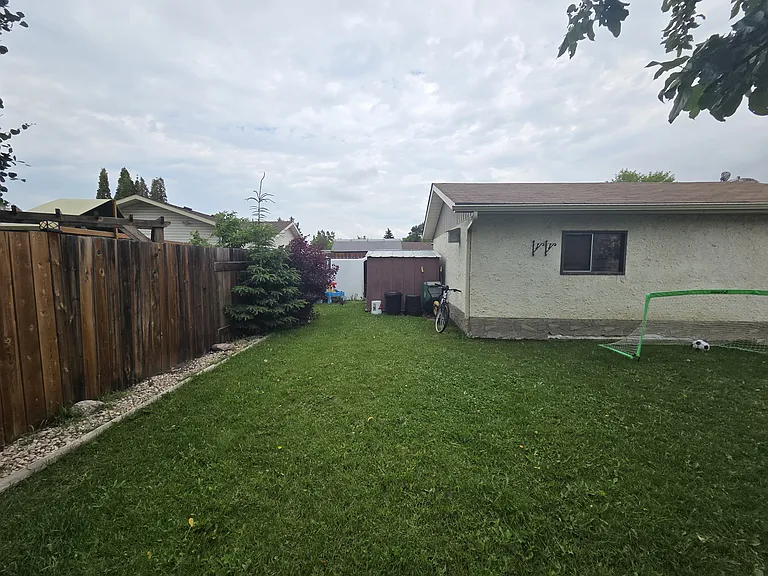 88 Arlington Dr — Photo 14