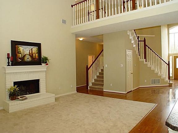 3rd image of 11400 Knoxville Ln