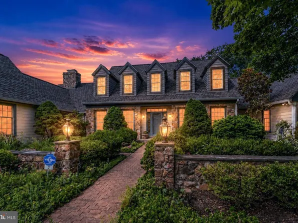 2 Steeplechase Ln, Malvern, PA 19355
