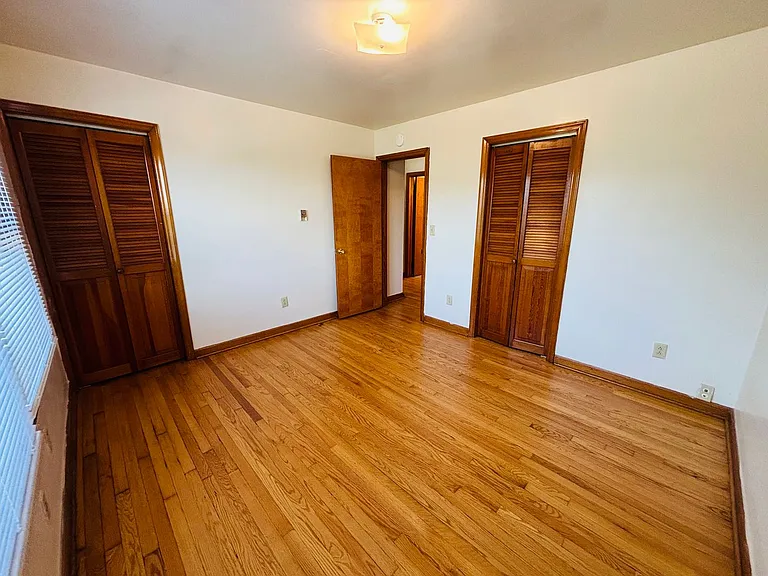 2 Bedroom, 1 Bath Apartment — Photo 15