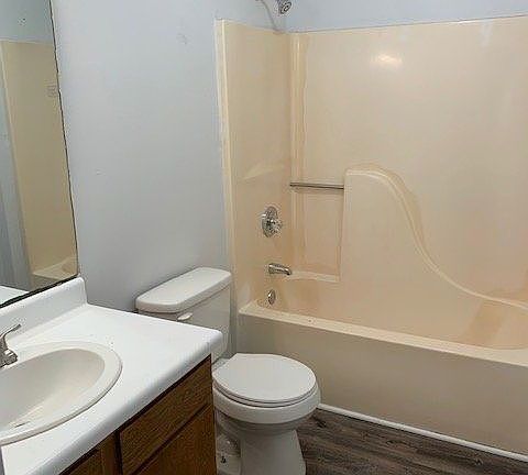3rd image of 202 Kristin Dr APT B