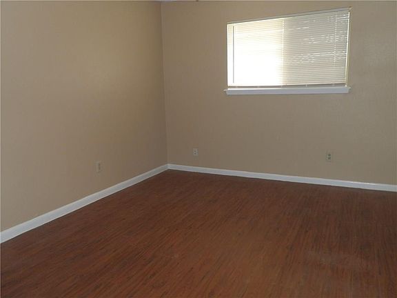 5th image of 5727 Crestmore Dr #D