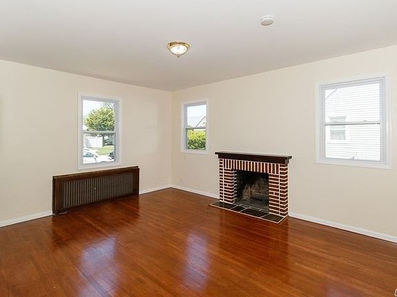 5th image of 239 Anchor Way