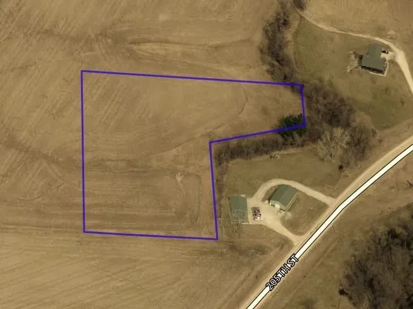 205th St, Independence, IA 50644