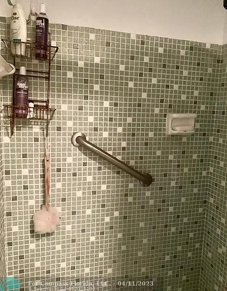 802 SE 7th St #403 — Photo 10