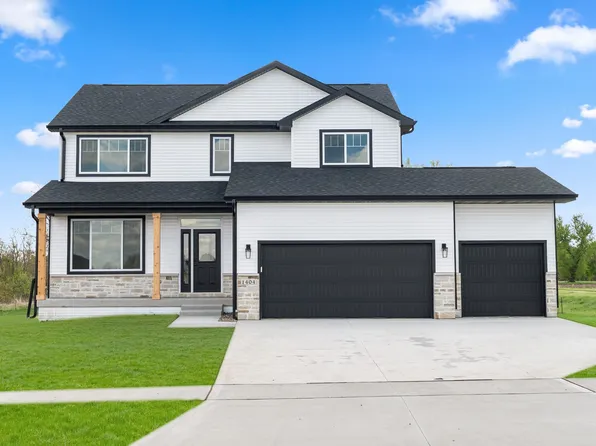 1404 Trail Creek Rd, Huxley, IA 50124