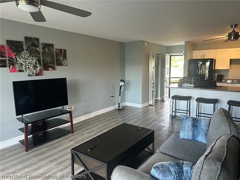 102 Fairway Ct #102 — Photo 9