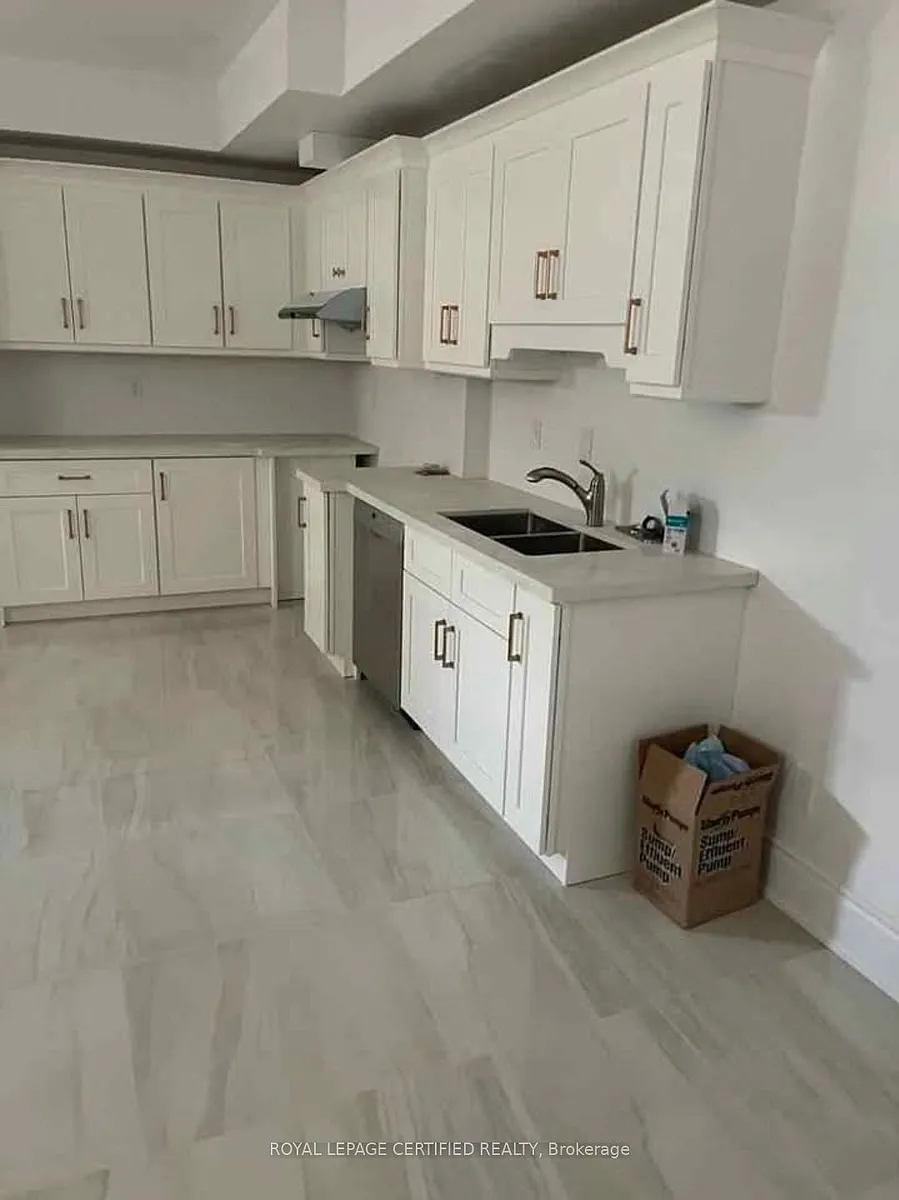 Building Photo - 7247 2nd Line W #BASEMENT