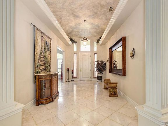 4th image of 106 Valley Falls Pl