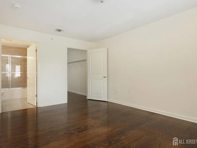 1400 Saint George Ave #303 — Photo 25