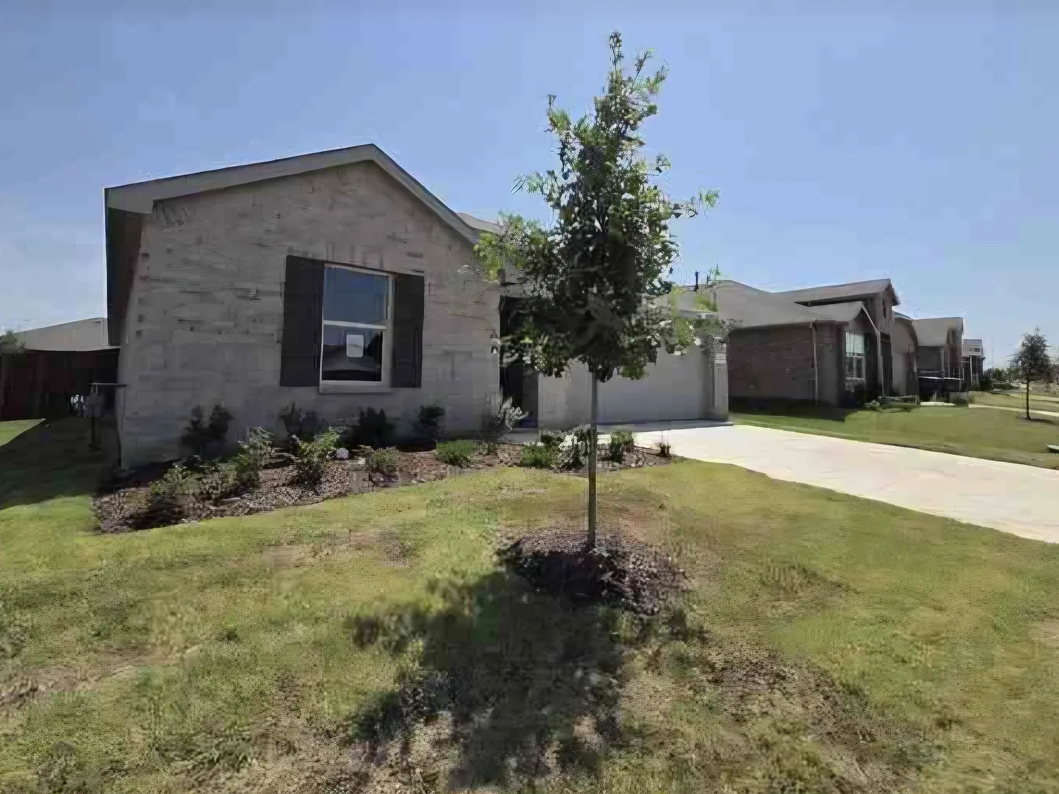 1033 Foxburg Dr — Photo 1