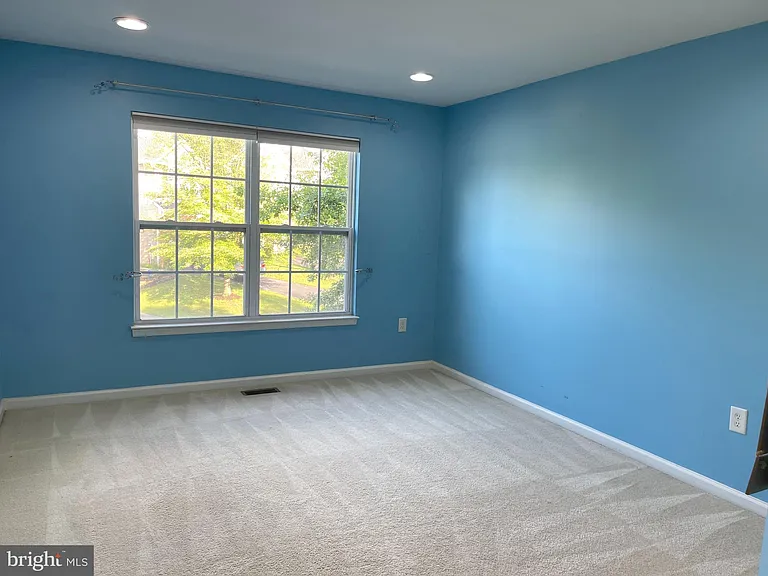 36 Hoover Ave — Photo 10