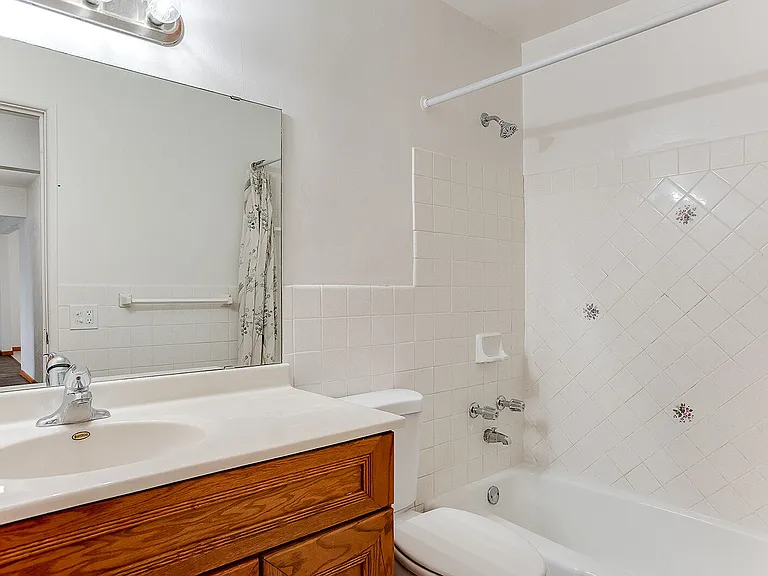 Arden Court Apartments — Photo 6