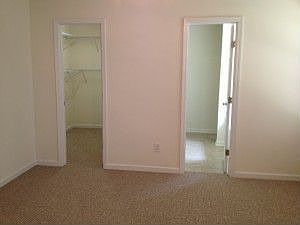 5th image of 3121 Manhasset Ln