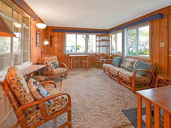 5th image of 3174 E Shore Dr