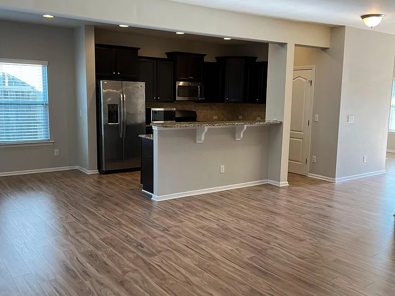 832 Ember Dr — Photo 8