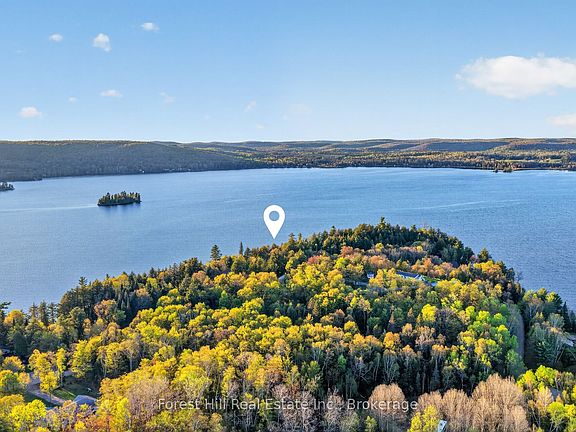 4th image of 136 Rock Point Rd