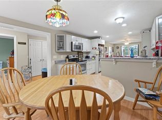 2 Burnside Ave, Seekonk, MA 02771