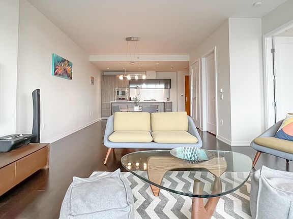 4th image of 1616 Columbia St #805