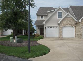428 Bay Breeze Dr, Sandusky, OH 44870