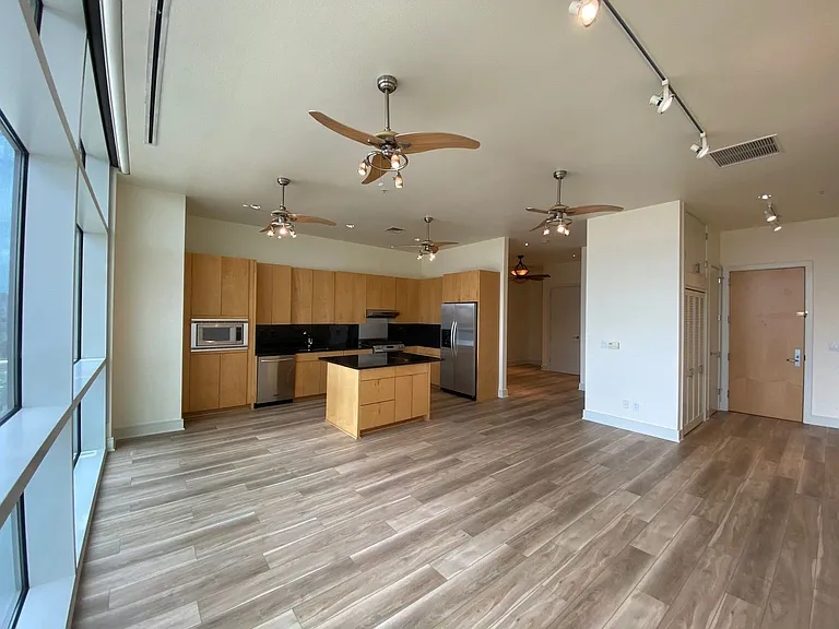 555 5th St #717 — Photo 3