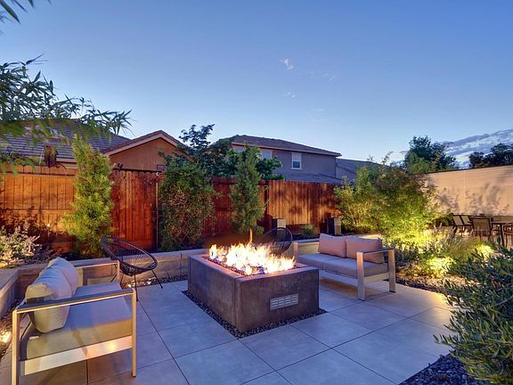 2nd image of 7025 Sandwich Pl