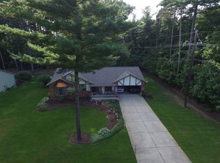 4014 Pinestead Dr, Commerce Township, MI 48390