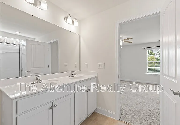 404 Avery Glenn Way — Photo 27
