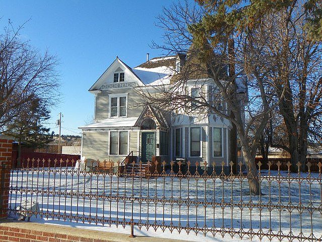 2nd image of 745 5th St
