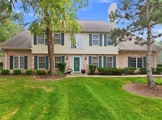 1537 Laurel Oaks Dr, Streamwood, IL 60107