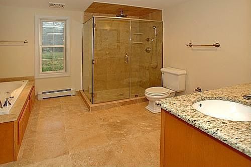 1st Floor Master Bath