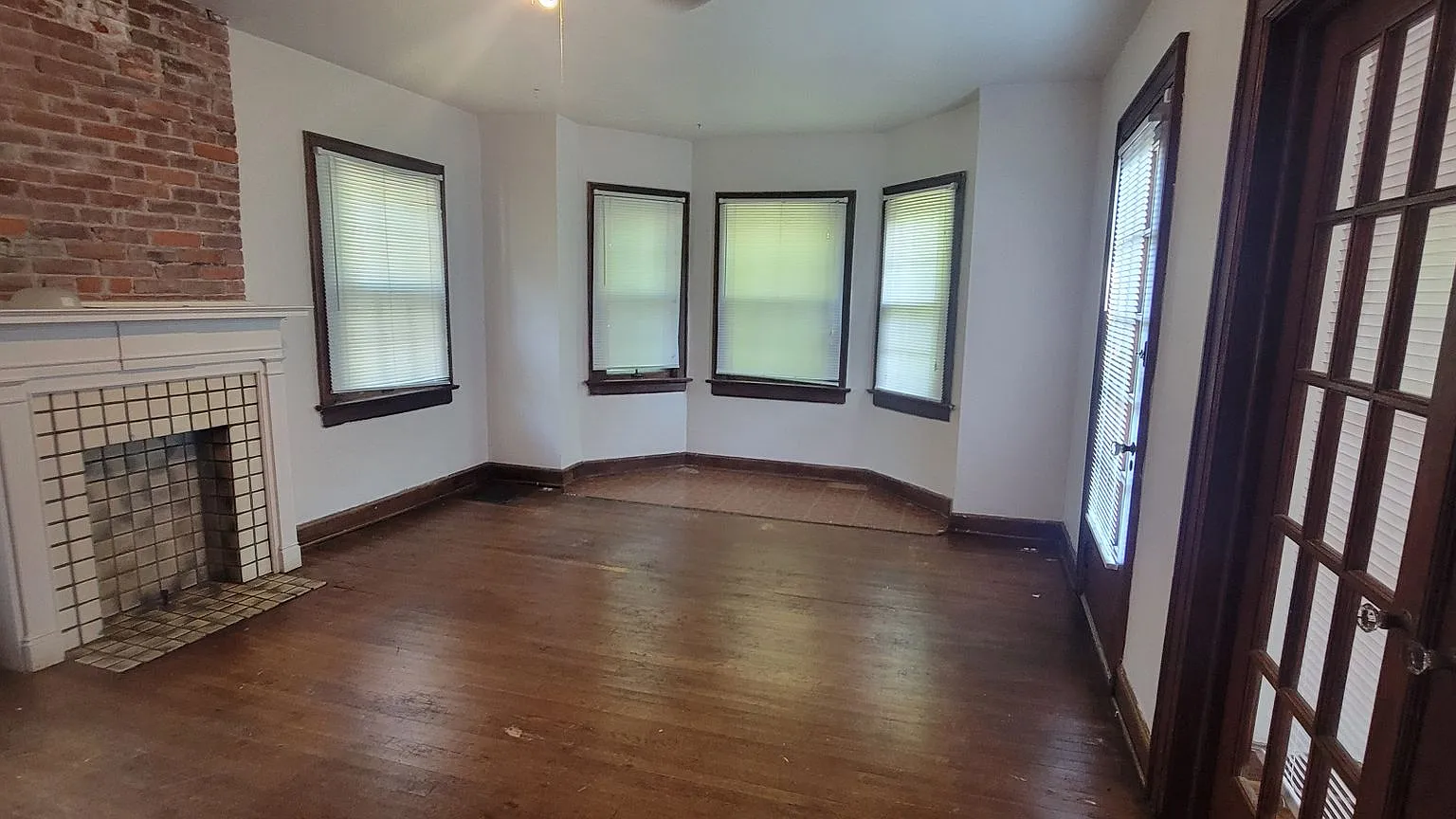 2044 Iuka Ave. — Photo 1
