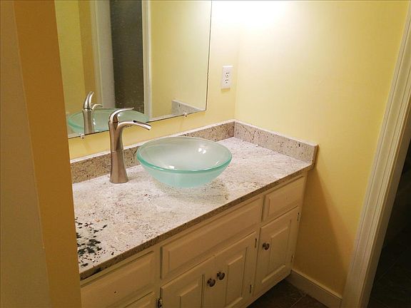 3rd image of 10206 Finlandia Ln