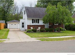 17 Airview Ter, Depew, NY 14043