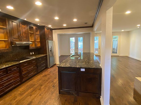 5th image of 4127 La Place Dr