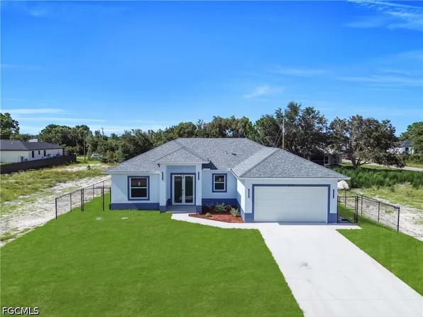 2702 30th St SW, Lehigh Acres, FL 33976
