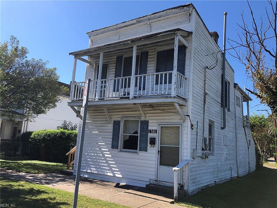 Exterior Front Corner Lot