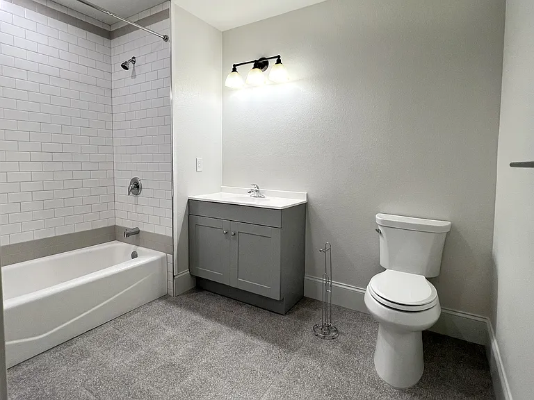244 E Park Ave #203 — Photo 5