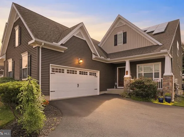 33 Alderwood Way, Lancaster, PA 17601