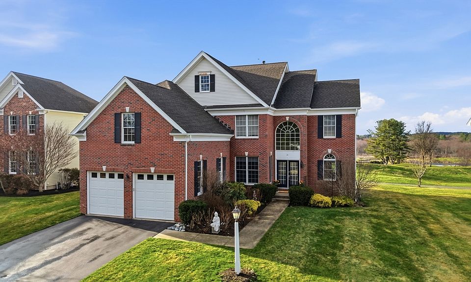 1st image of 31 Fairways Ln