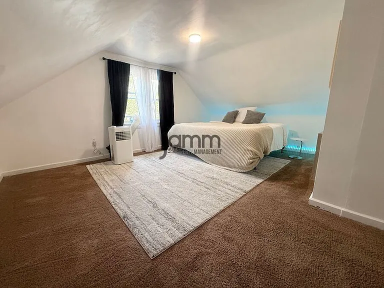 1695 Glenmont Loft — Photo 7